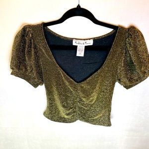 Gold top size M